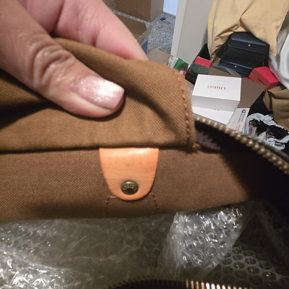 Authenthic Louis Vuitton Monogram Speedy 40. - Picture 10 of 16